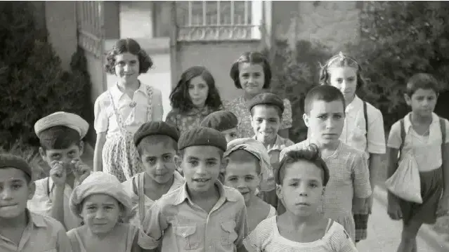 תמונה קבוצתית של תלמידים בבי"ס מקצועי, 1948 תמונה קבוצתית של תלמידים בבי"ס מקצועי, 1948