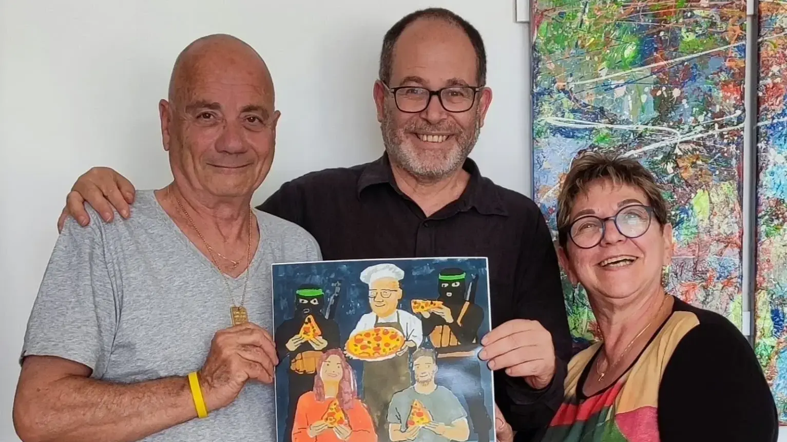 ניצולי השבי קלרה מרמן ולואיס הר בפגישה עם זאב אנגלמאיר ניצולי השבי קלרה מרמן ולואיס הר בפגישה עם זאב אנגלמאיר