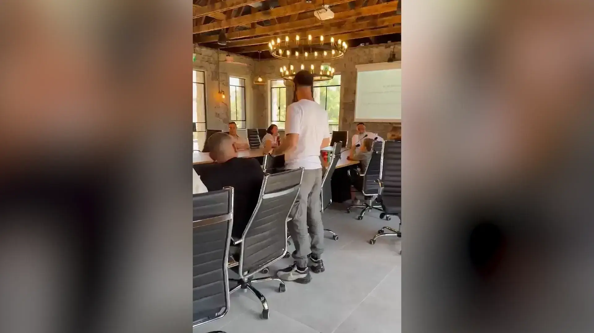 ח״כ מירב כהן, בישיבת המועצה ביבנאל על רקע הימשכות תופעת נישואי קטינים.
ללא קרדיט ח״כ מירב כהן, בישיבת המועצה ביבנאל על רקע הימשכות תופעת נישואי קטינים.
ללא קרדיט