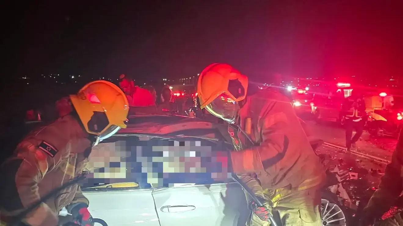 תאונה חזיתית בין שני כלי רכב פרטיים בכביש 675, סמוך מחלף נבות