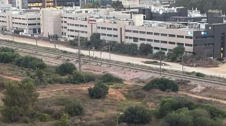 חשוד שירה לעבר שוטרים בנתניה נוטרל, הנסיבות בבדיקה חשוד שירה לעבר שוטרים בנתניה נוטרל, הנסיבות בבדיקה