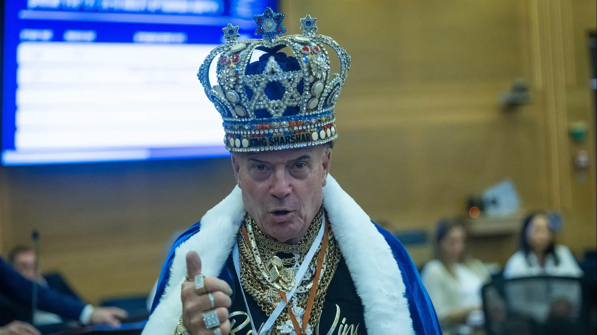 המלך שרשר - איתן שוולי יו"ר המפלגה המלך שרשר - איתן שוולי יו"ר המפלגה