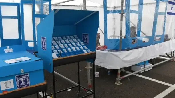 טריוויה,קלפי קורונה