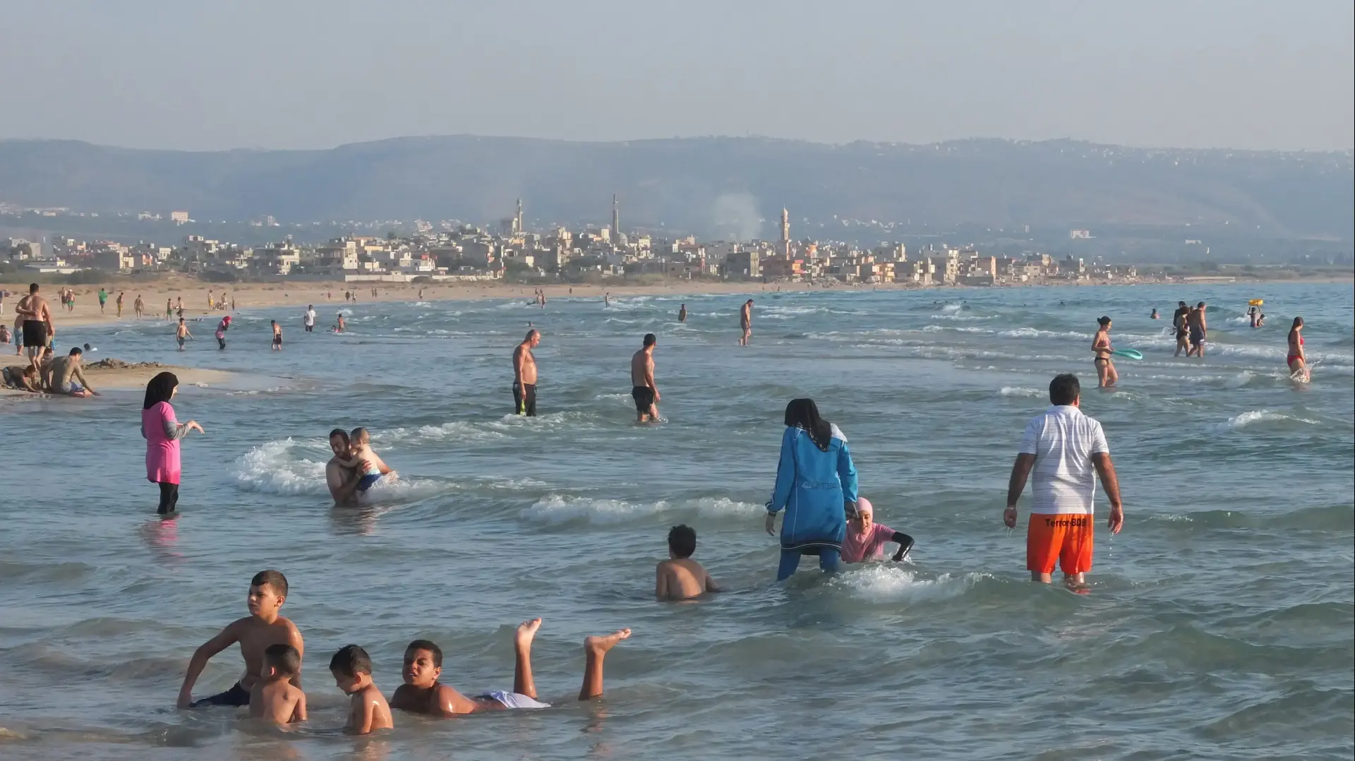 חוף הים בעיר צור בלבנון חוף הים בעיר צור בלבנון