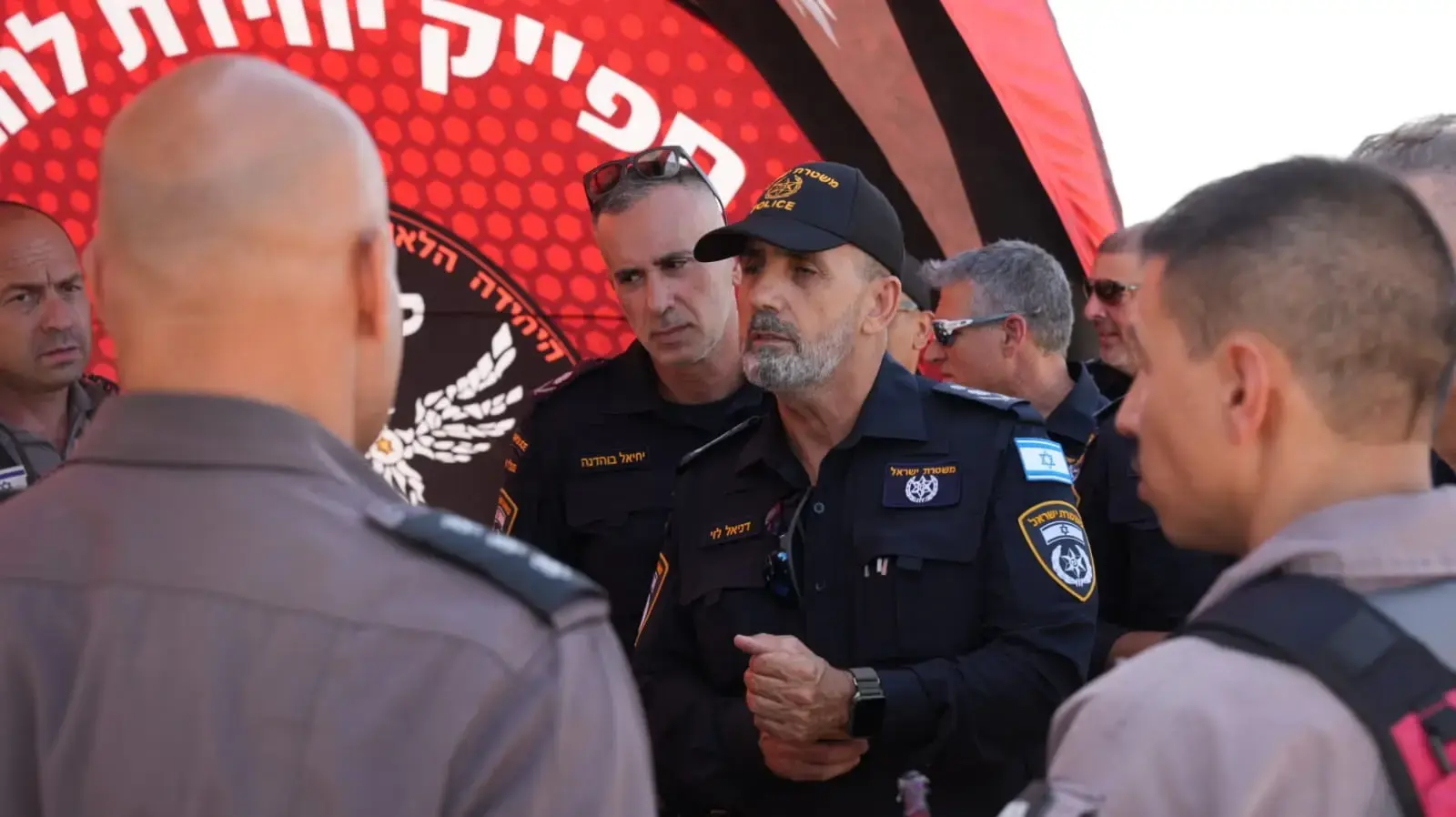 החיפושים אחר הנעדר בחוף הסטודנטים בחיפה נמשכים. 11 בספטמבר 2026 החיפושים אחר הנעדר בחוף הסטודנטים בחיפה נמשכים. 11 בספטמבר 2026