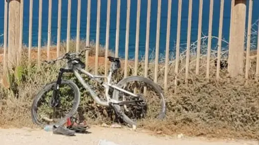 האופניים של ההרוג שנדרס ע"י שבח שגנב רכב בתל אביב, 17 בספטמבר 2026
האופניים של ההרוג שנדרס ע"י שבח שגנב רכב בתל אביב, 17 בספטמבר 2026