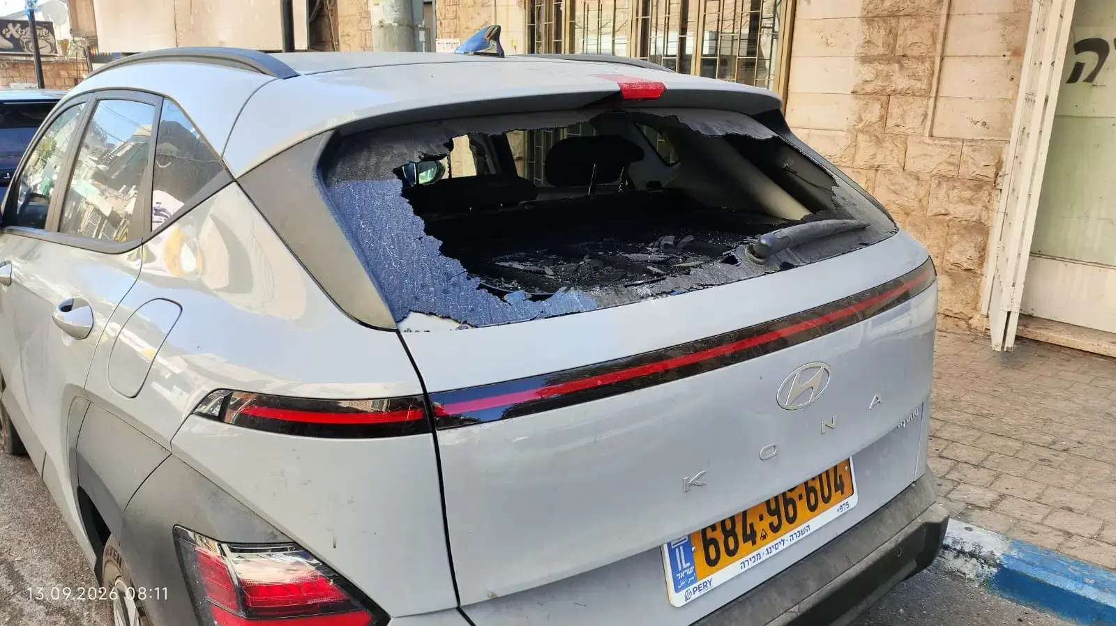 שתיים מהמכוניות שבהן פגע הנאשם, צפת שתיים מהמכוניות שבהן פגע הנאשם, צפת