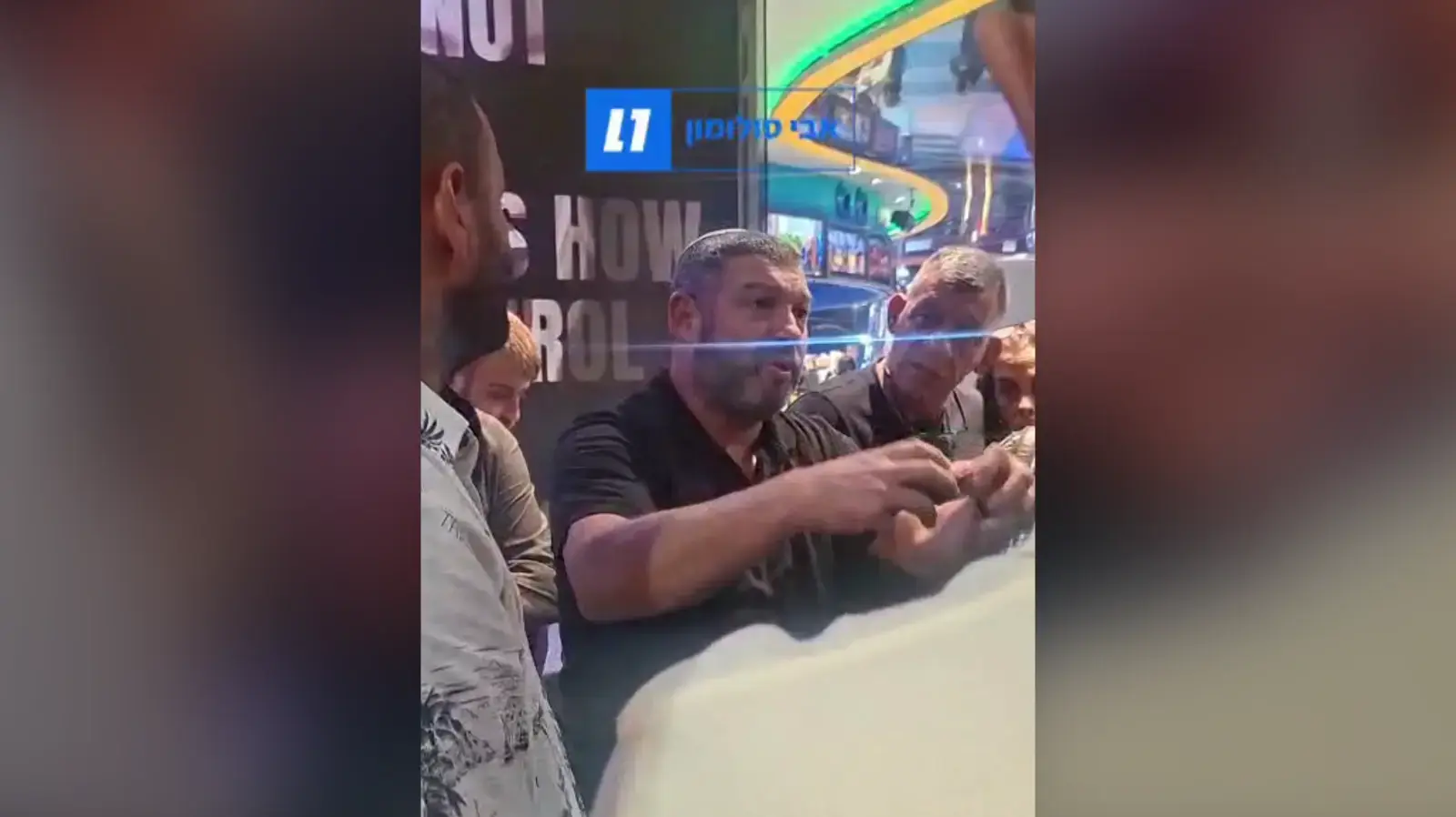 עופר וינטר נגד הליכוד: "אנחנו לא עסוקים בקומבינות" עופר וינטר נגד הליכוד: "אנחנו לא עסוקים בקומבינות"