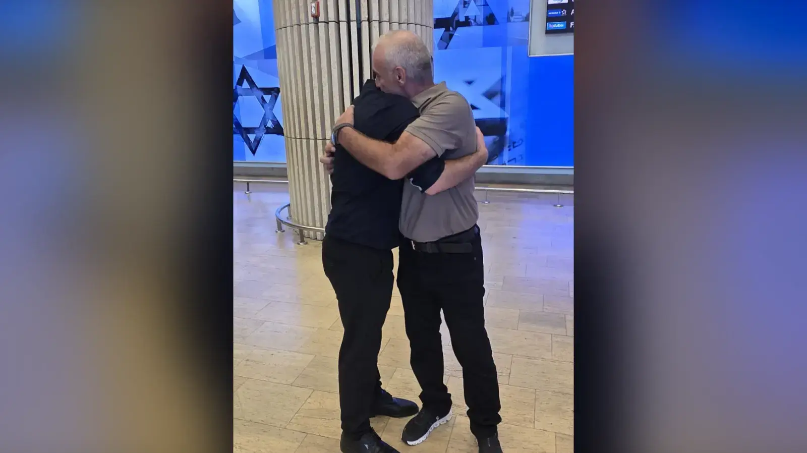 בן חסיד שנכלא 12 שנים בעיראק , עם אביו בן חסיד שנכלא 12 שנים בעיראק , עם אביו