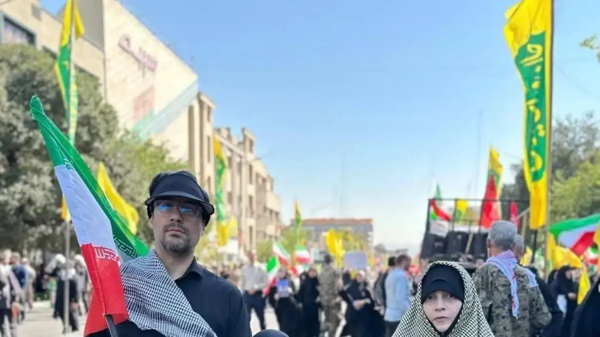 מפגן כוח בטהרן: מאות אלפים הצהירו כי יתגייסו להילחם בארה״ב ובישראל
מפגן כוח בטהרן: מאות אלפים הצהירו כי יתגייסו להילחם בארה״ב ובישראל