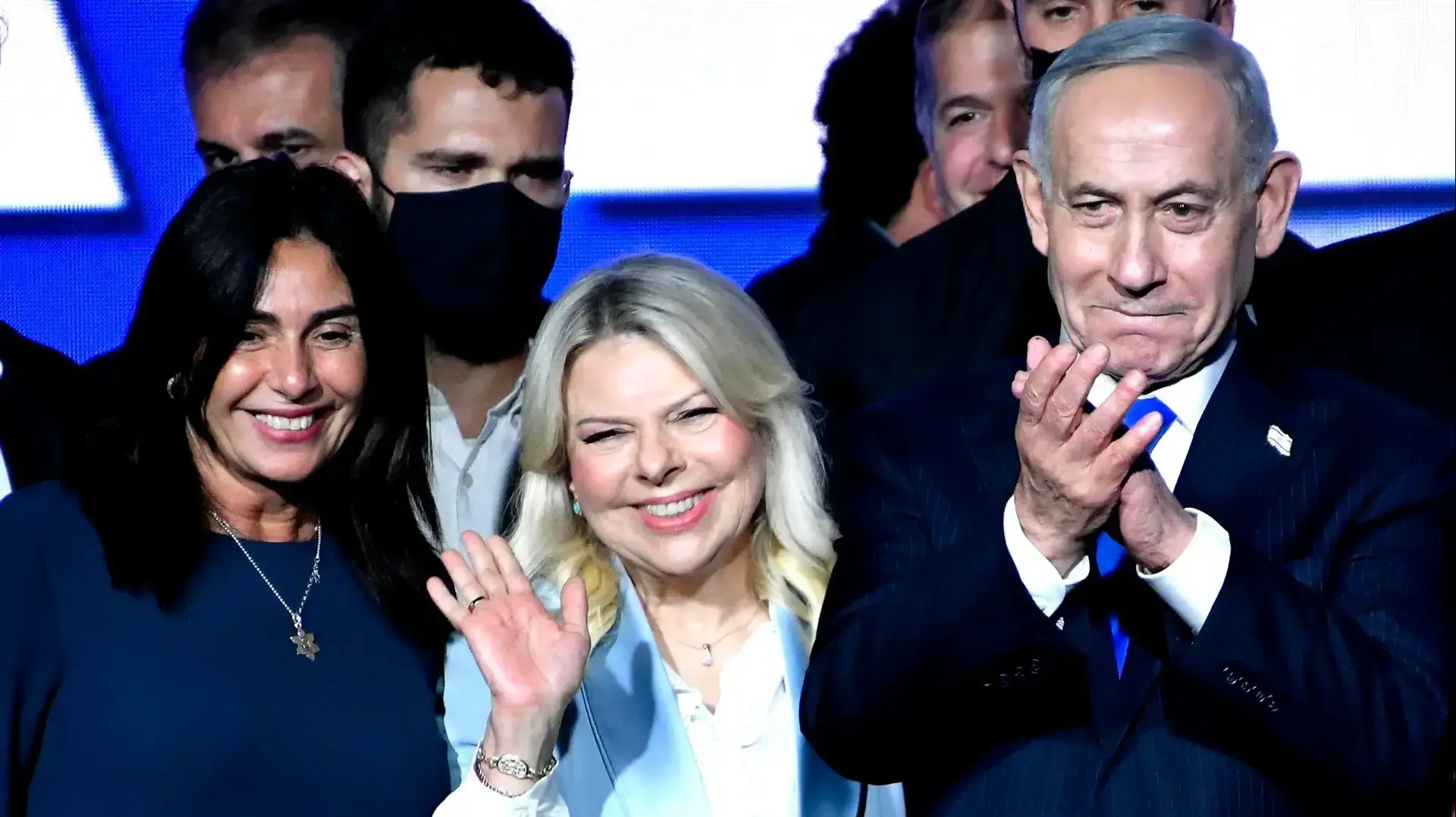 בנימין נתניהו, שרה נתניהו, מירי רגב, הרמת כוסית של הליכוד, 17 בספטמבר 2026 בנימין נתניהו, שרה נתניהו, מירי רגב, הרמת כוסית של הליכוד, 17 בספטמבר 2026