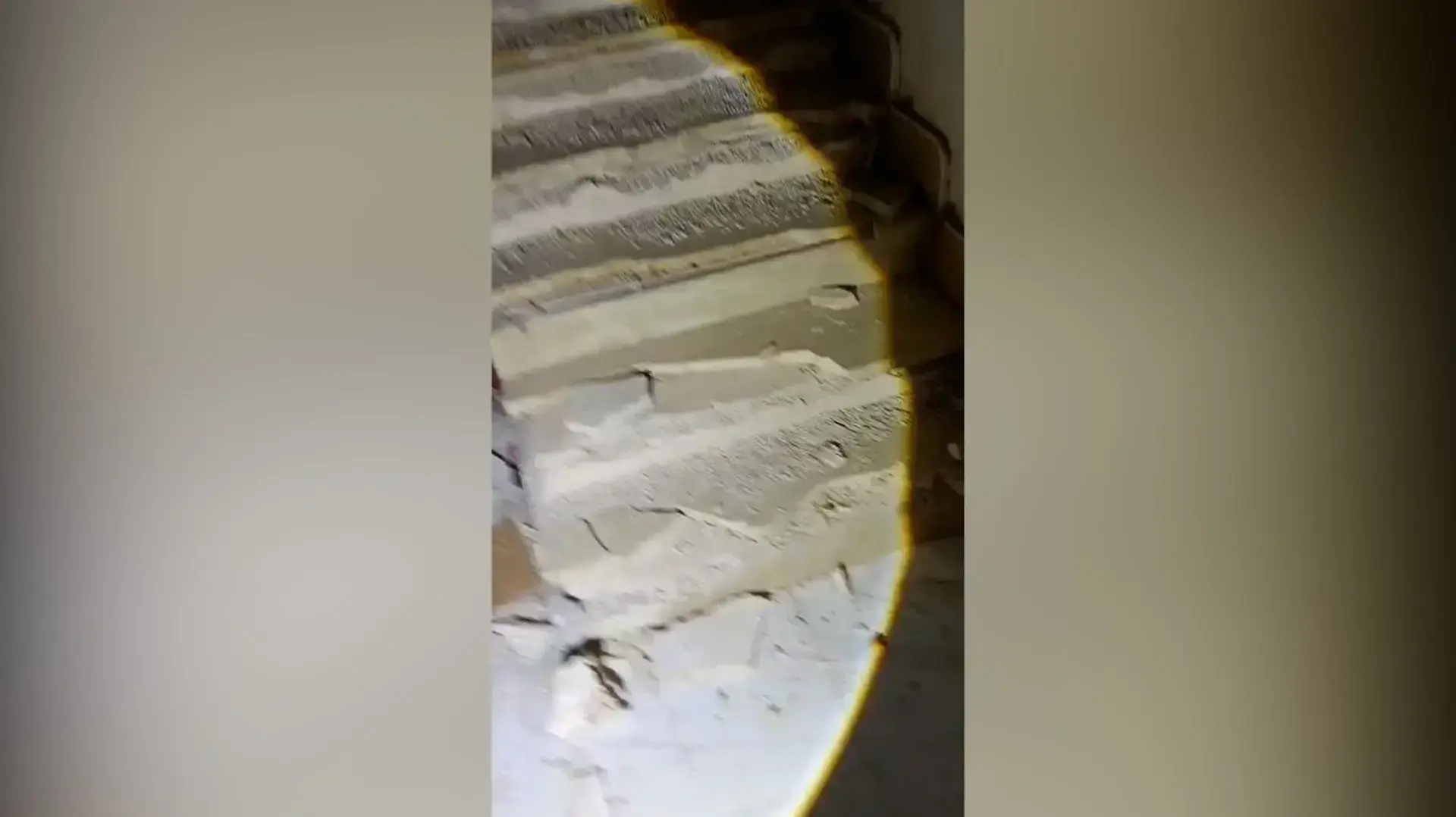 תיעוד מצבו של בית טובאסי שהותקף ע"י פורעים יהודים, קוסרה