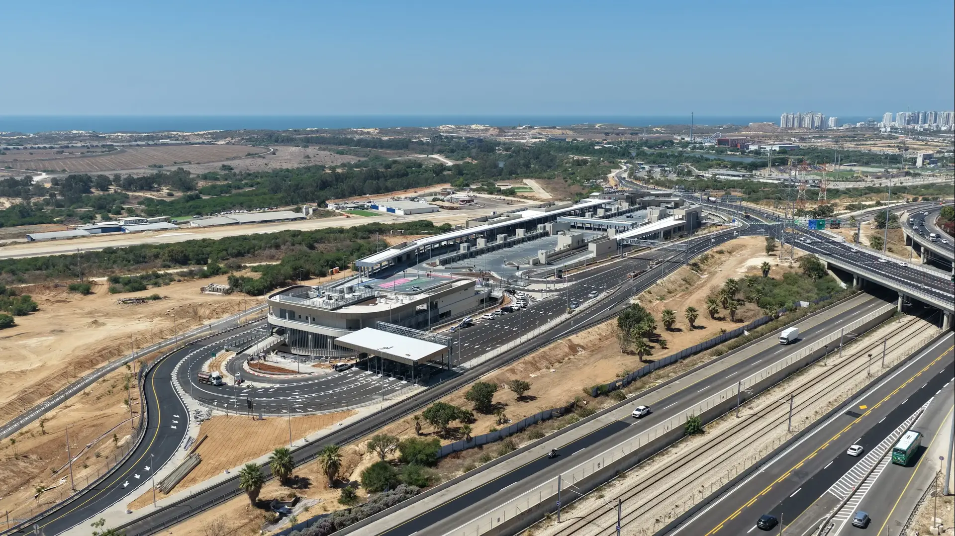 החניון הענק בראשון לציון עבור נהגים שישאירו בו את רכבם וימשיכו לת"א בשאטל