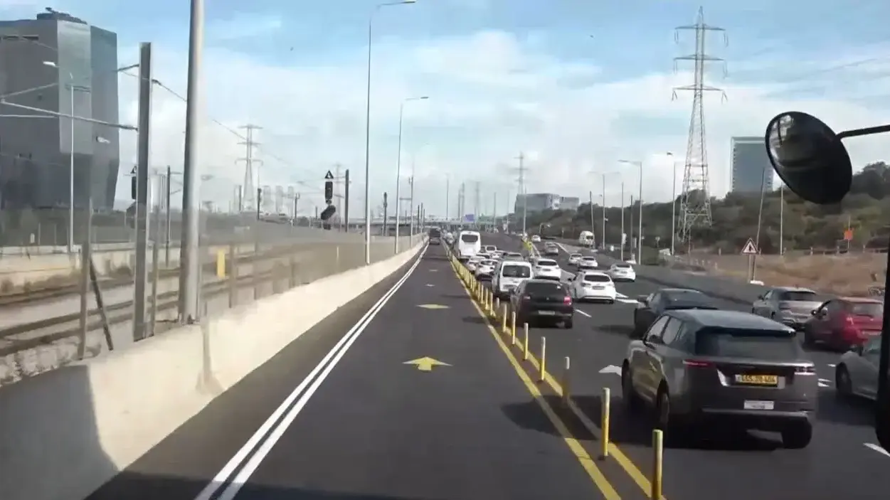 הנתיב המהיר באיילון דרום ליד ראשון לציון