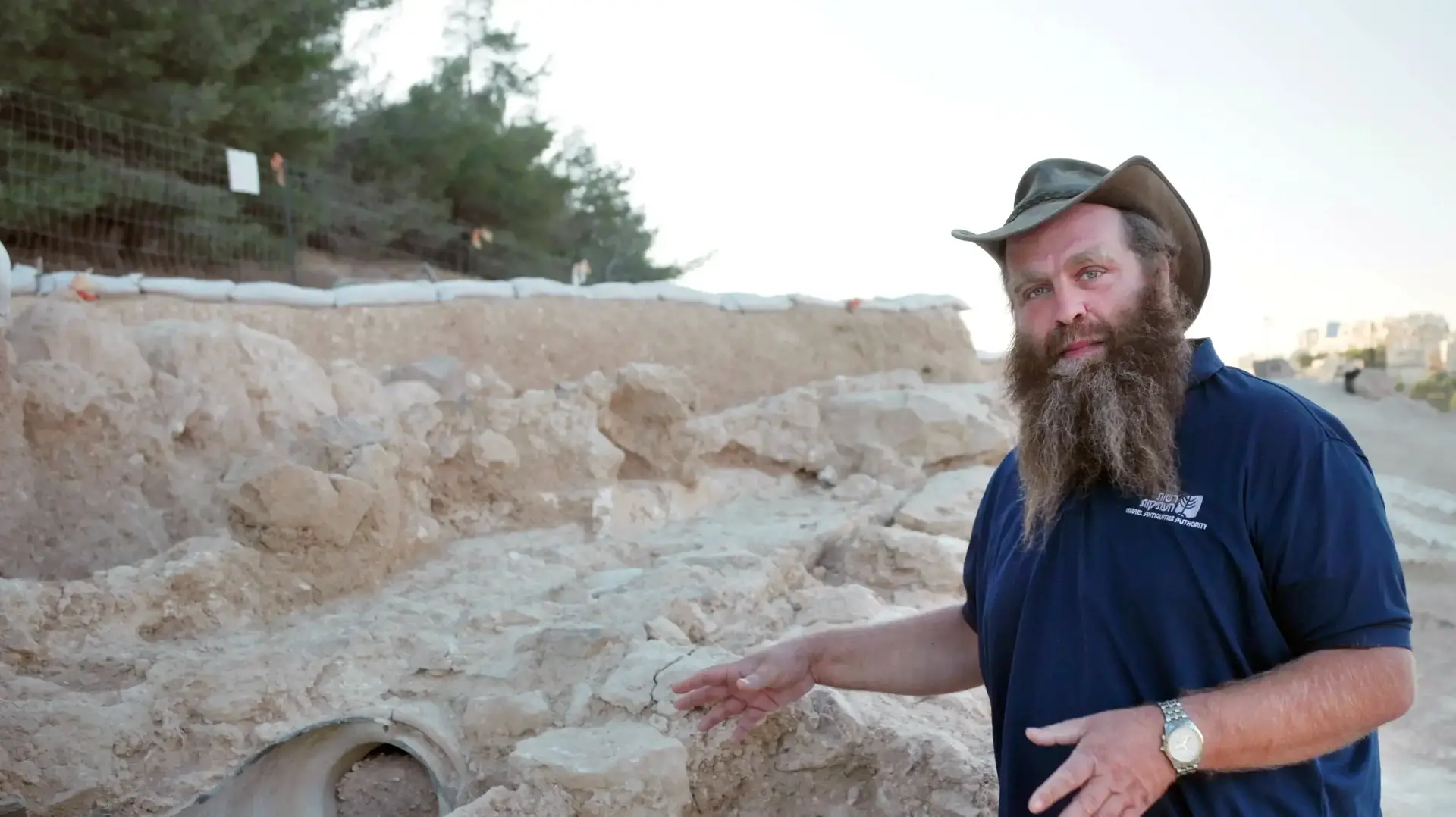 אמת המים התחתונה של ירושלים כפי שהתגלתה בחפירה אמת המים התחתונה של ירושלים כפי שהתגלתה בחפירה