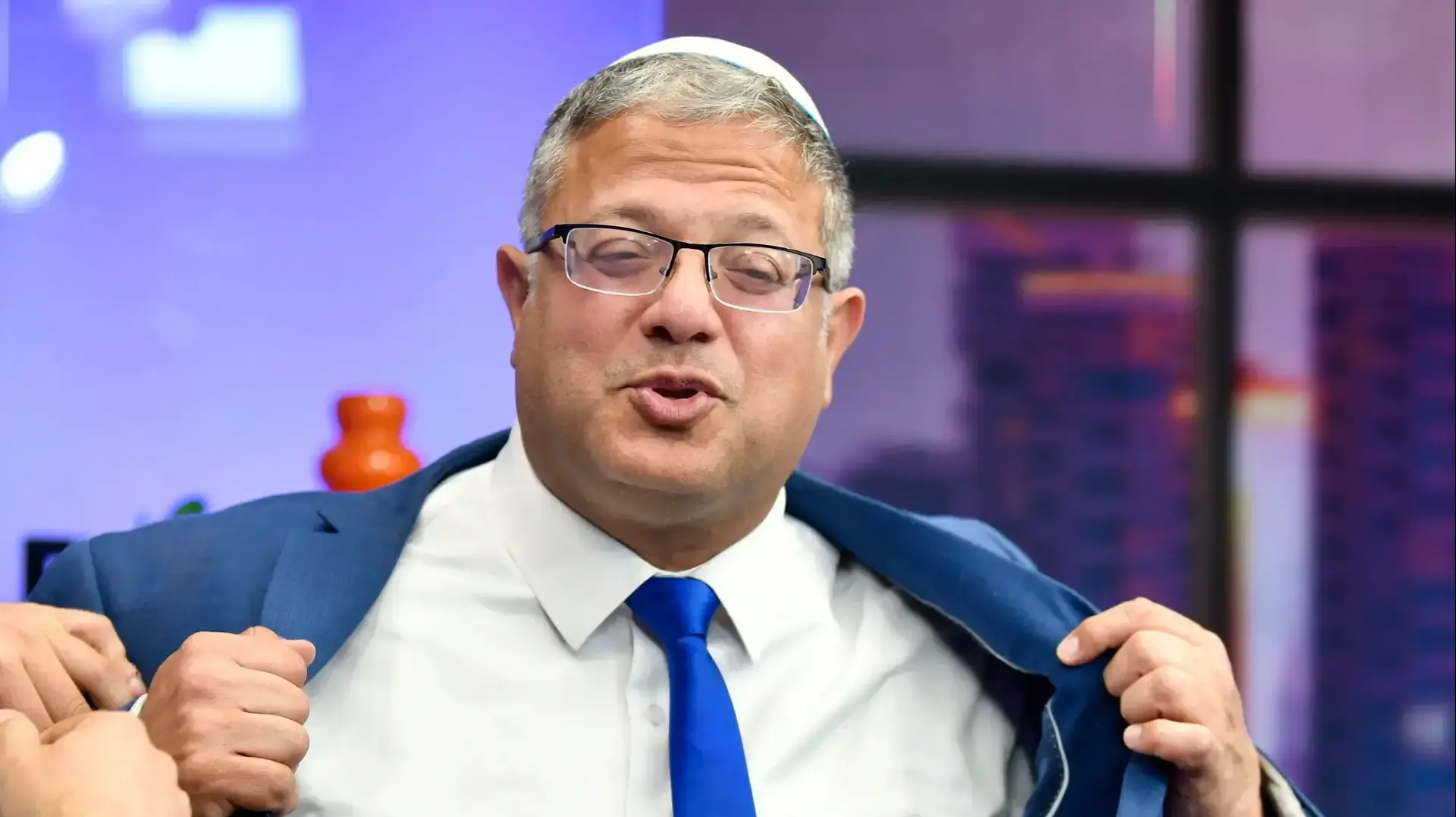 השר איתמר בן גביר מספר שהחל להשתמש בזריקות הרזייה השר איתמר בן גביר מספר שהחל להשתמש בזריקות הרזייה