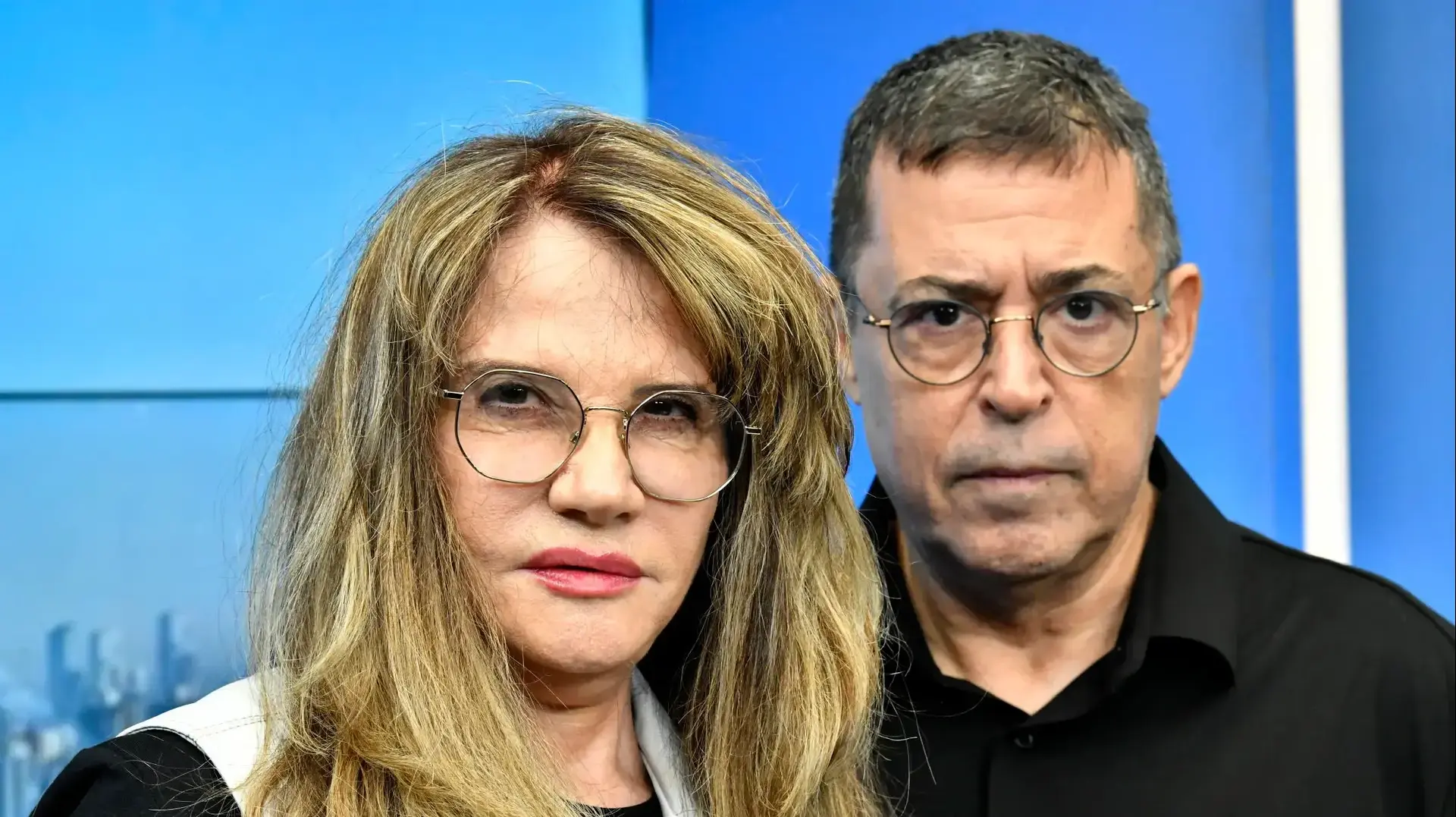 רות בר בריאיון לבן כספית על עבודתה עם נתניהו בתחילת דרכו הפוליטית, חשיפת הרומן ביניהם וספרה "מוח תחת השפעה" רות בר בריאיון לבן כספית על עבודתה עם נתניהו בתחילת דרכו הפוליטית, חשיפת הרומן ביניהם וספרה "מוח תחת השפעה"