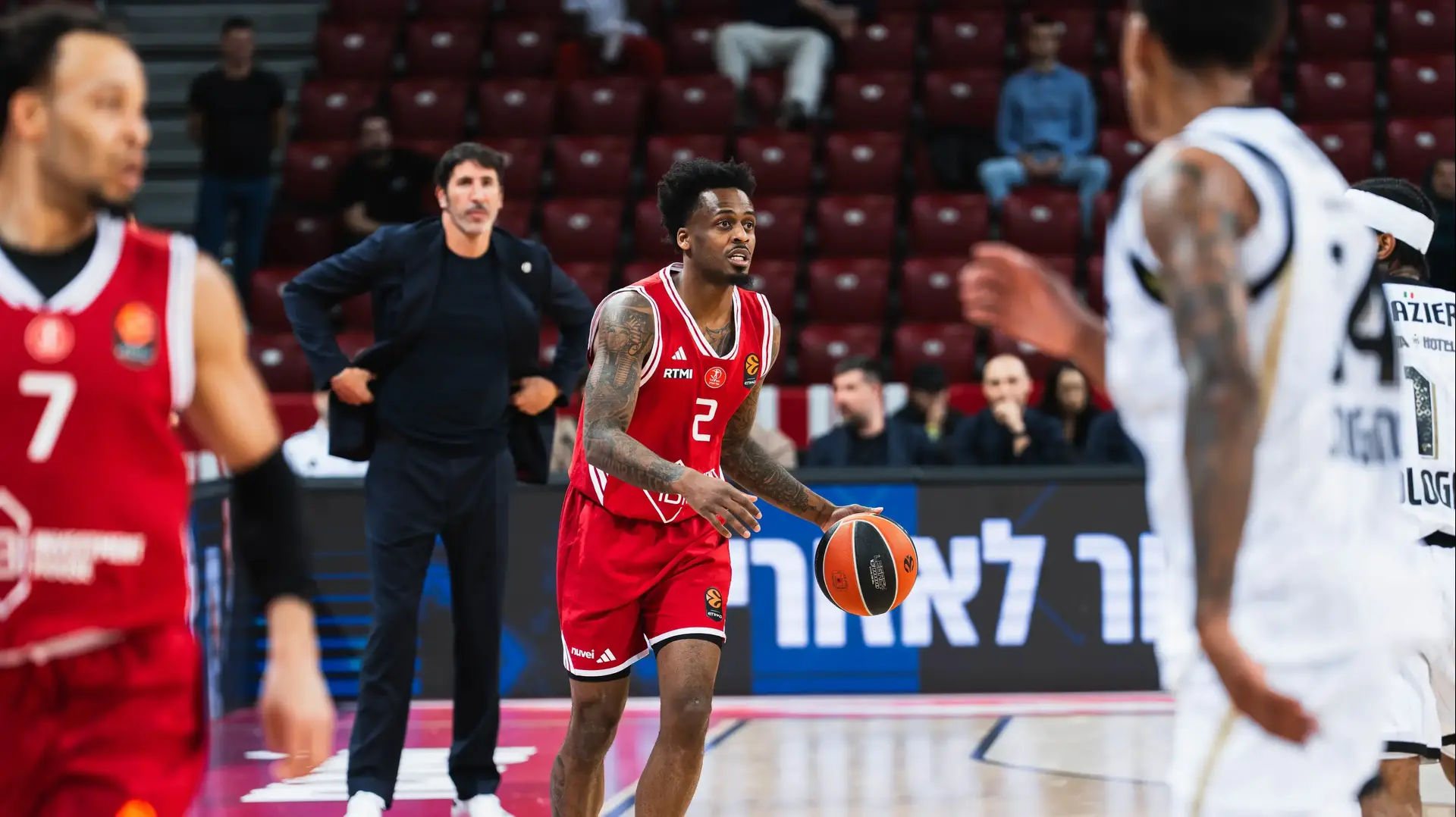 אנטוניו בלייקני שחקן הפועל תל אביב מול וירטוס בולוניה