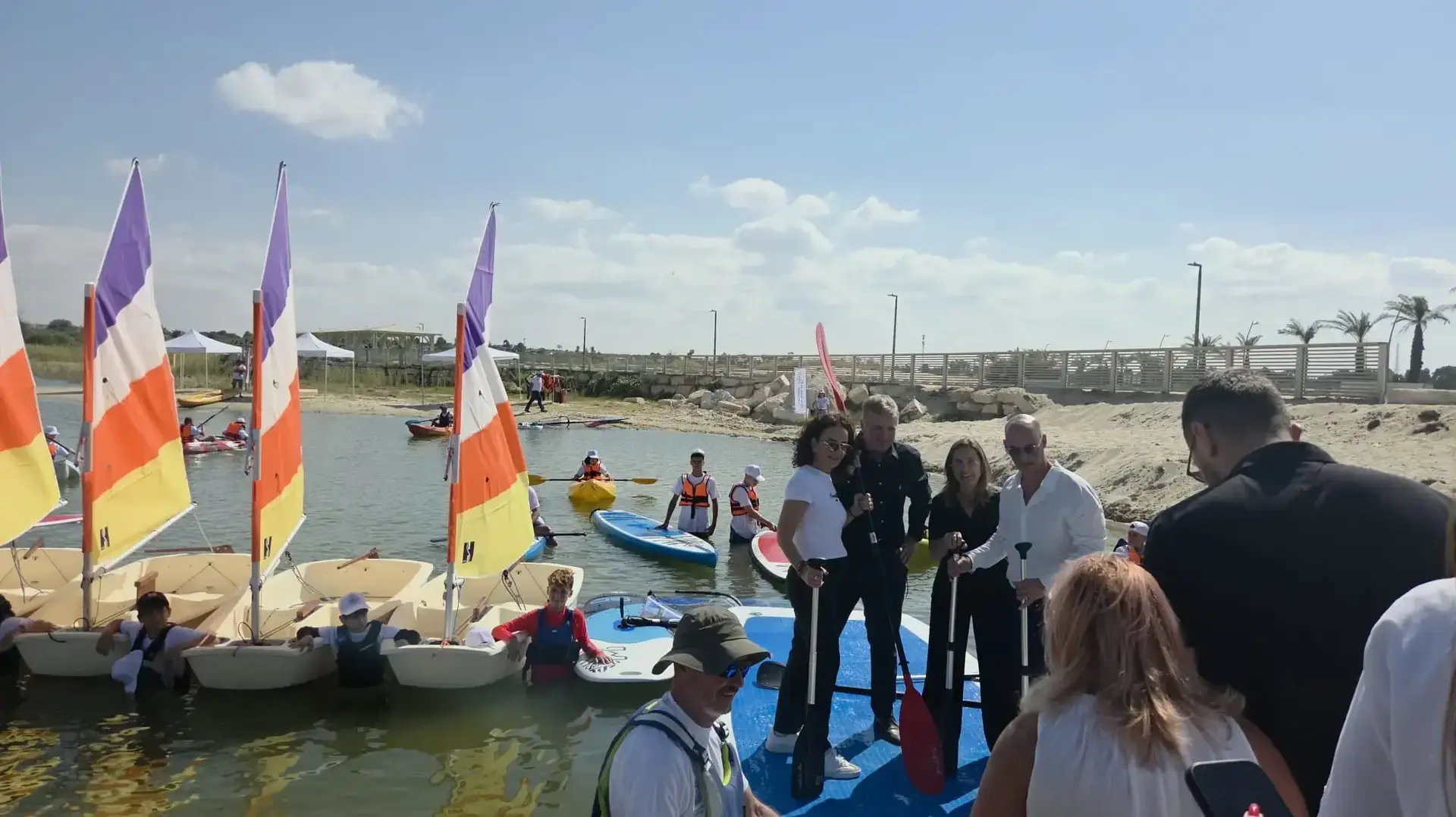 בית הספר לחינוך וספורט ימי בחוף זיקים שבמועצה אזורית חוף אשקלון נחנך