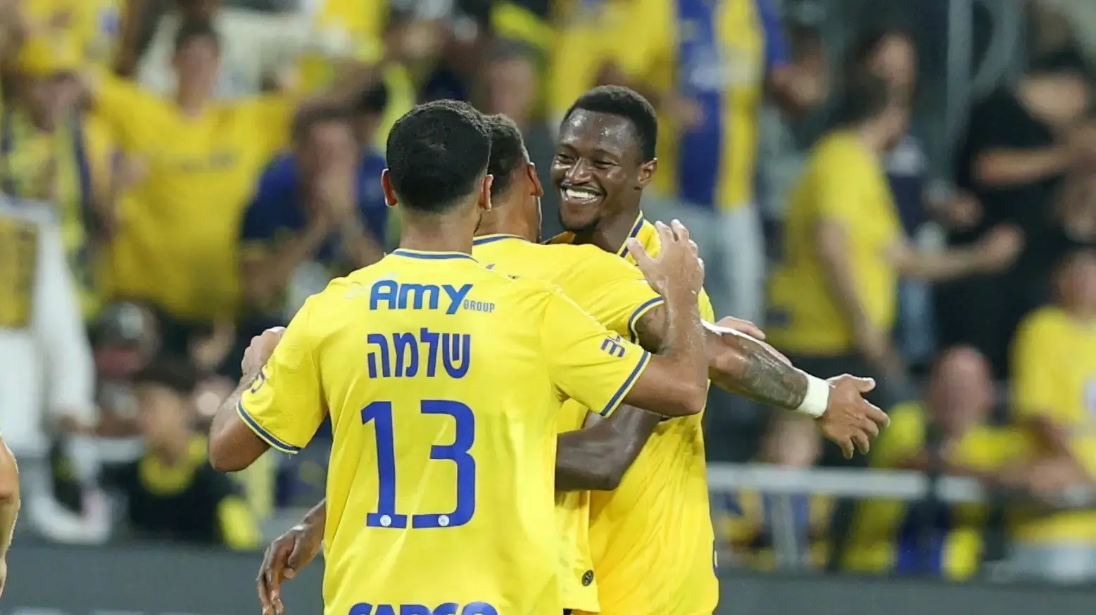 מוחמד עלי קמארה חוגג שער לזכות מכבי תל אביב
