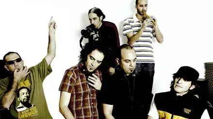 הדג נחש לייב פלאש עמוד בית הדג נחש לייב פלאש עמוד בית