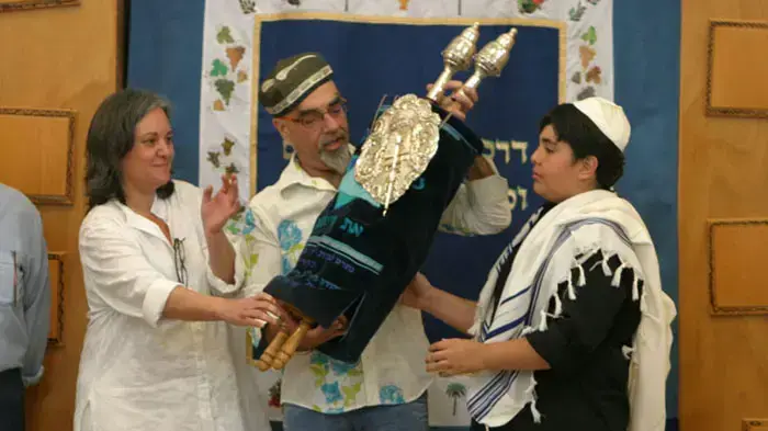 ישראל אהרוני בבר המצווה של בנו