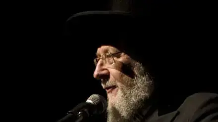 הרב לאו בטקס יום השואה של עיריית ת"א בקאמרי