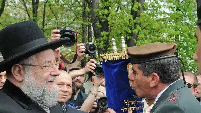 הרמטכ"ל גבי אשכנזי והרבה מאיר לאו במצעד החיים בפולין
