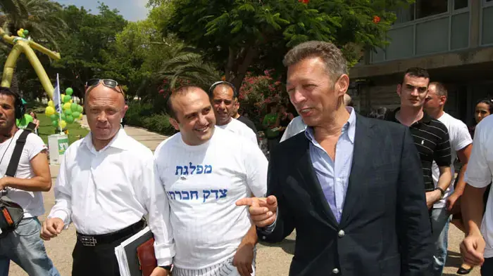 ארקדי גאידמק בשיחה עם סטודנטים באוניברסיטת ת"א ארקדי גאידמק בשיחה עם סטודנטים באוניברסיטת ת"א