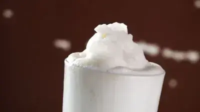 אייס קפה בטעמי פירות של קפה קפה סניף חולון