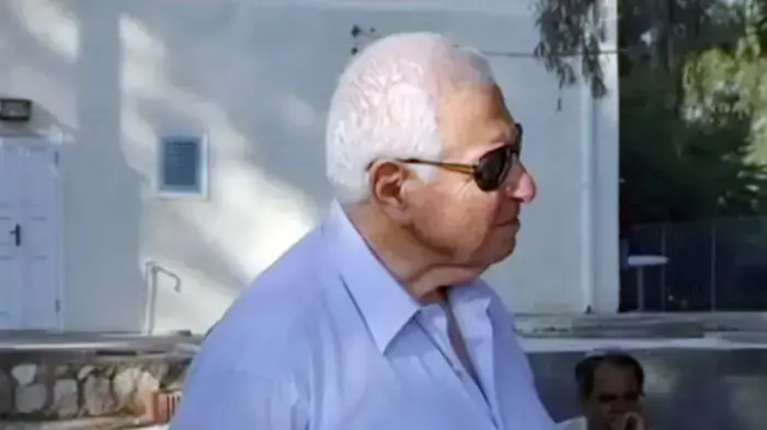 מבקר המדינה מיכה לינדנשטראוס  בפגישה עם מפוני גוש קטיף