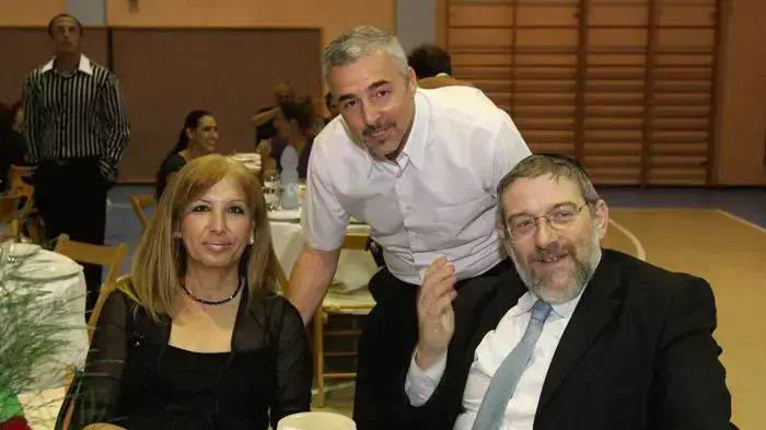 מיכאל מלכיאור בארוחת שבירת צום הרמדאן במרכז היהודי-ערבי ביפו מיכאל מלכיאור בארוחת שבירת צום הרמדאן במרכז היהודי-ערבי ביפו