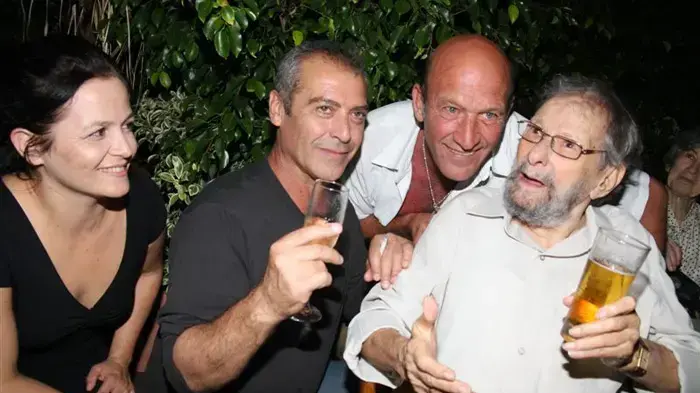 אריה אליאס עמוס לביא שמיל בן ארי שרה פון שוורצה אריה אליאס עמוס לביא שמיל בן ארי שרה פון שוורצה
