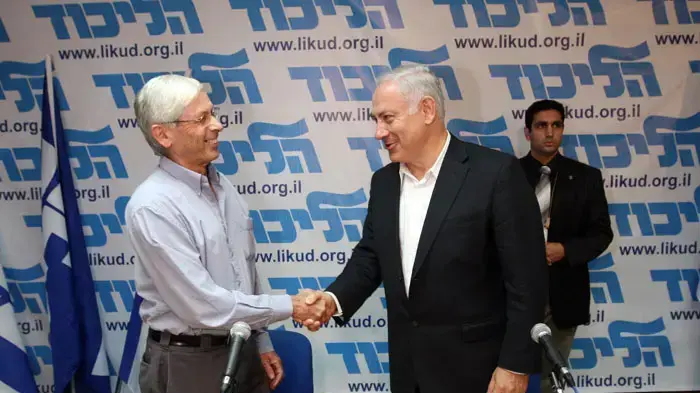 בנימין נתניהו ובני בגין במסיבת עיתונאים משותפת בנימין נתניהו ובני בגין במסיבת עיתונאים משותפת