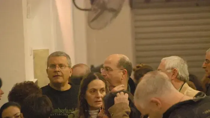 משה בוגי יעלון בתערוכת ציורים