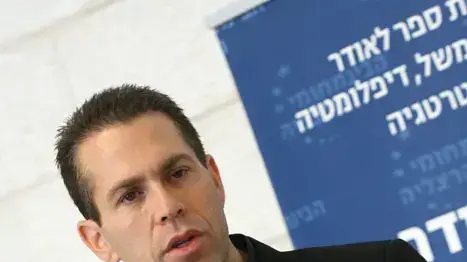 גלעד ארדן בפאנל על מערכת המשפט