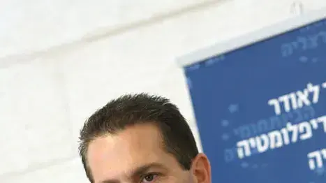 גלעד ארדן בפאנל על מערכת המשפט