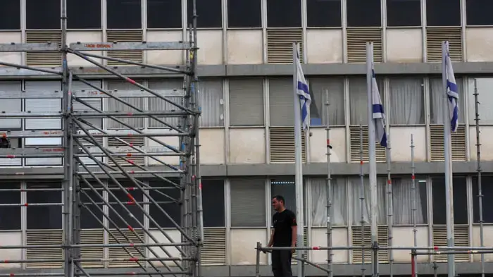ההכנות בכיכר רבין לחגיגות המאה