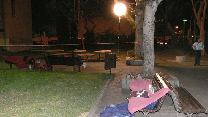 רצח חסרת בית בגינת דובנוב בתל אביב