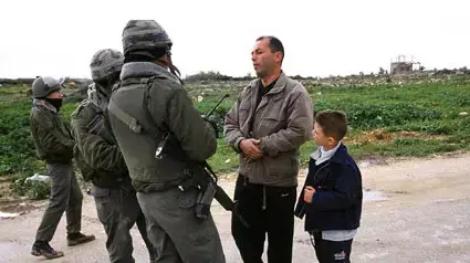 מתוך הסרט הדקומנטרי מחסומים במאי יואב שמיר מתוך הסרט הדקומנטרי מחסומים במאי יואב שמיר