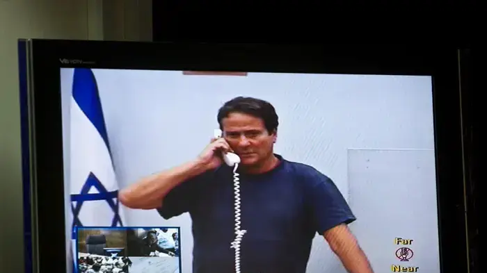דודו טופז מובא להארכת מעצר דודו טופז מובא להארכת מעצר