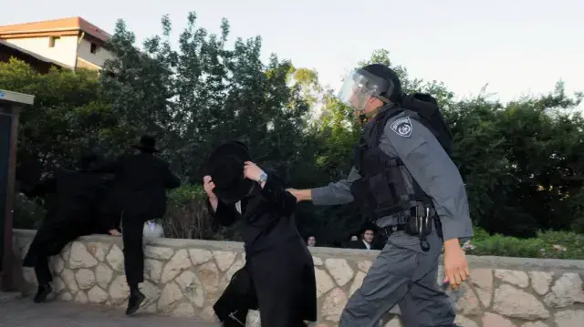 הפגנת חרדים בירושלים נגד פתיחת חניון ספרא בשבת 