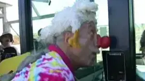 מיצג מחאה של פעילי שמאל