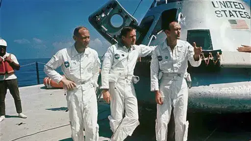 שלושת האסטרונאוטים באז אלדרין, ניל ארמסטרונג, מייקל קולינס