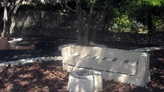 פיסול סביבתי בקריית ביאליק פיסול סביבתי בקריית ביאליק
