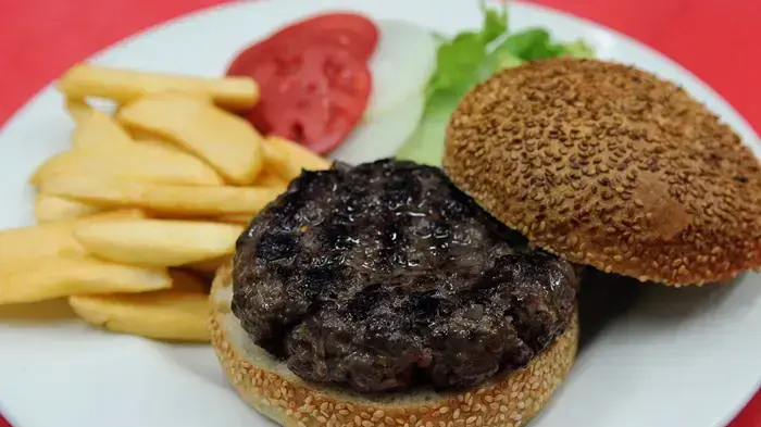 המבורגר של מסעדת סטפן בראון המבורגר של מסעדת סטפן בראון