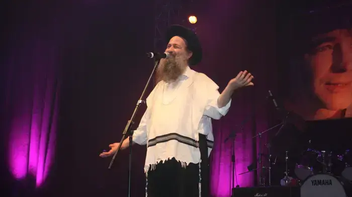 שולי רנד בהופעה לזכרו של מאיר אריאל שולי רנד בהופעה לזכרו של מאיר אריאל