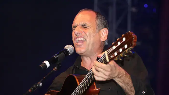 דיוויד ברוזה בהופעה לזכרו של מאיר אריאל דיוויד ברוזה בהופעה לזכרו של מאיר אריאל
