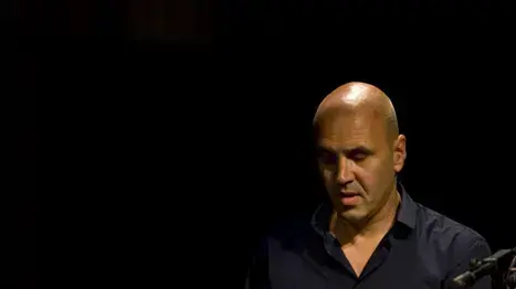 עצרת הקהילה הגאה לזכר הרוגי פיגוע השנאה בתל אביב