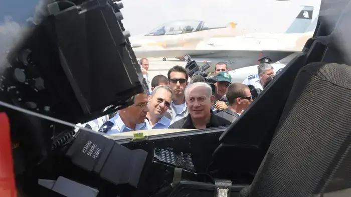 רה"מ בנימין נתניהו בבסיס חיל האוויר בחצרים רה"מ בנימין נתניהו בבסיס חיל האוויר בחצרים